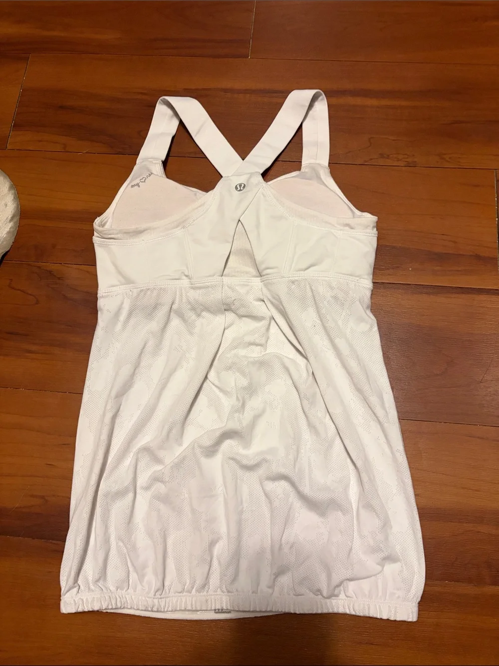 Lululemon White Racerback Built-In Bra Tank Sz 6